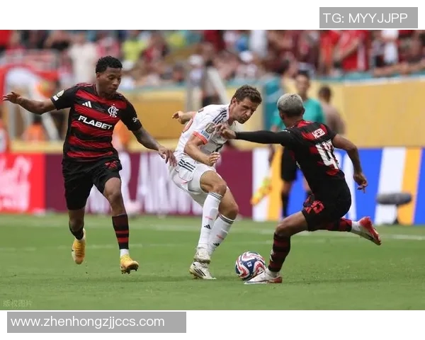 足球明星私物真实展现揭秘他们的生活与个性魅力